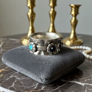 Sterling Silver Flower Cluster Ring with Opal and Onyx spinner Hammered Ring